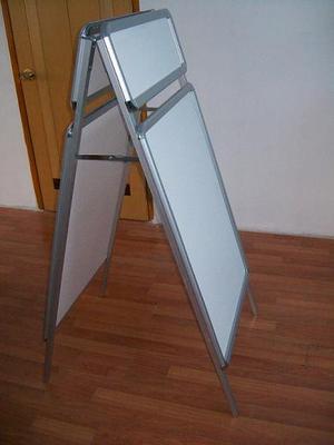 双面眉板海报架 功能、应用与选购指南